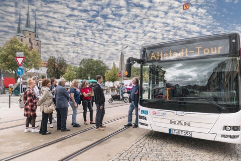 Stadtrundfahrt mit dem Bus durch die Altstadt von Erfurt