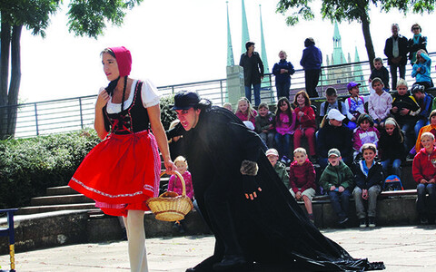 Rotkäppchen_Galli.jpg Rotkäppchen