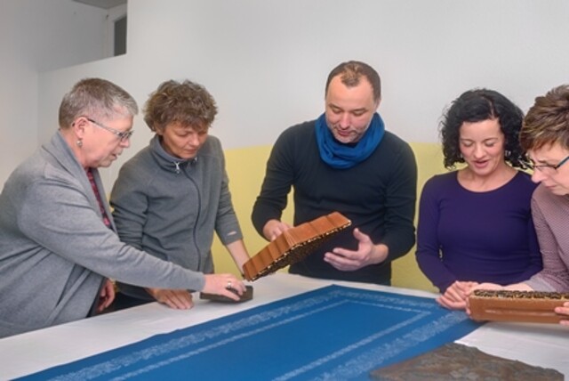 Schauvorführung in der Blaudruckwerkstatt Schauvorführung in der Blaudruckwerkstatt